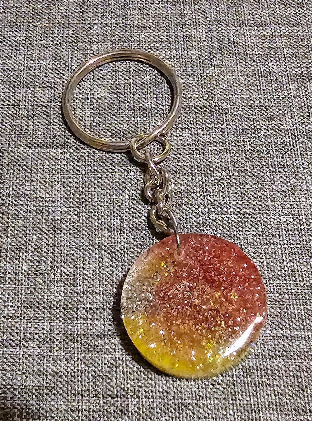 Small resin circle keyring